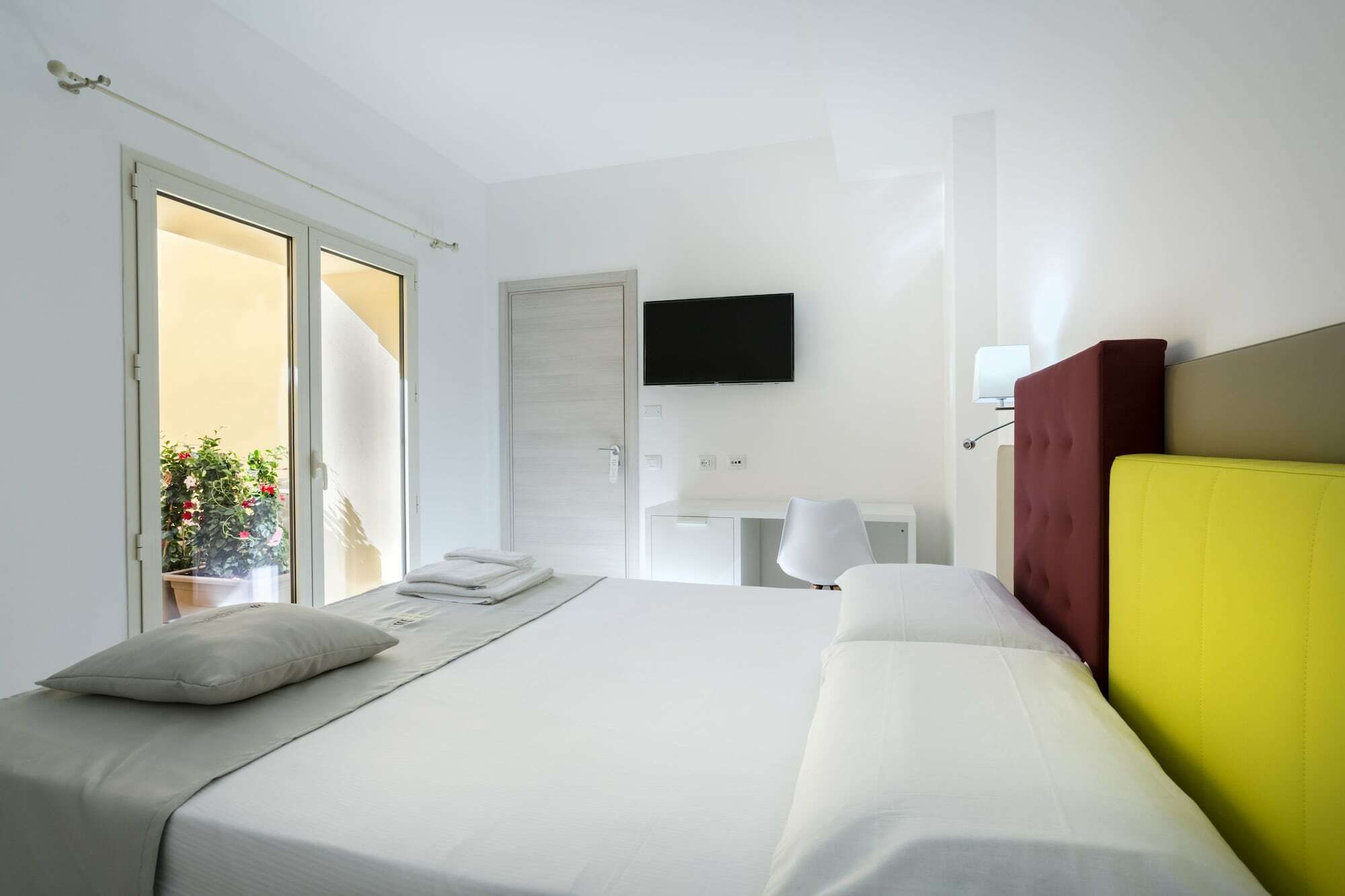 Th Collection Rooms Oristano Dış mekan fotoğraf